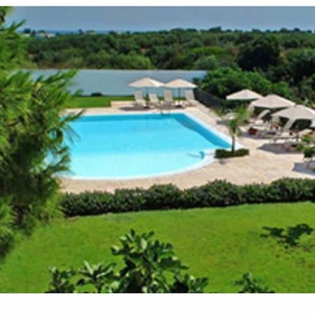 Room In Bb - Stunning Quadruple Room In Ancient Masseria Near The Sea In A Quiet Olive Trees Ostuni Exterior photo